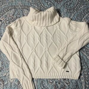 Hollister Cream Cable Knit Turtleneck cropped Sweater